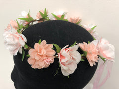 Flowers - Wreath White and Peach Flowers with Green Leaves