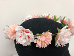 Flowers - Wreath White and Peach Flowers with Green Leaves