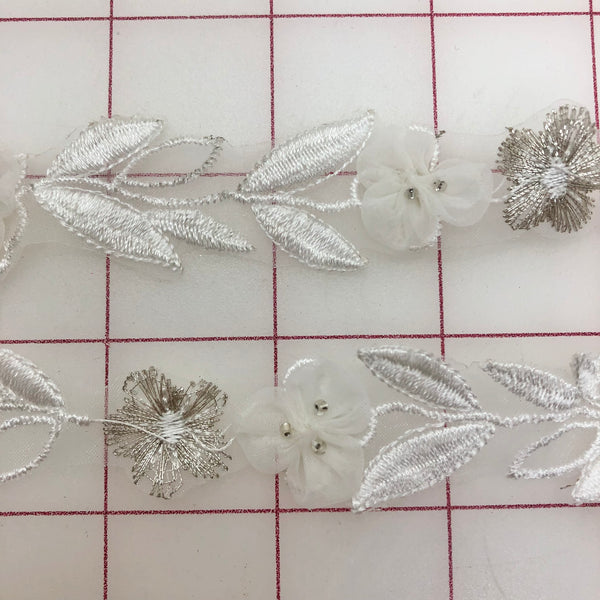 Metallic Trim - 1-inch  Flower Trim White and Silver